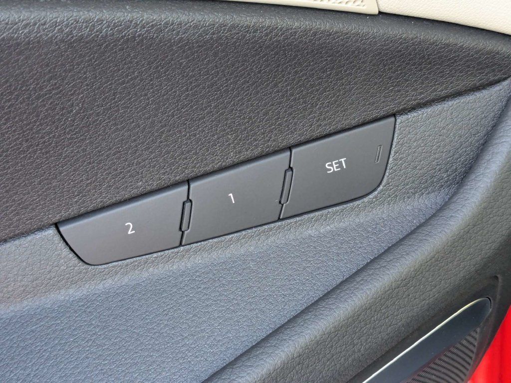 Used 2019 Audi e-tron Premium Plus AWD/4WD image 30