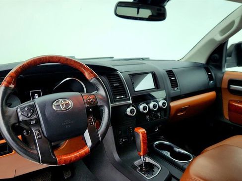 Used 2020 Toyota Sequoia Platinum image 10