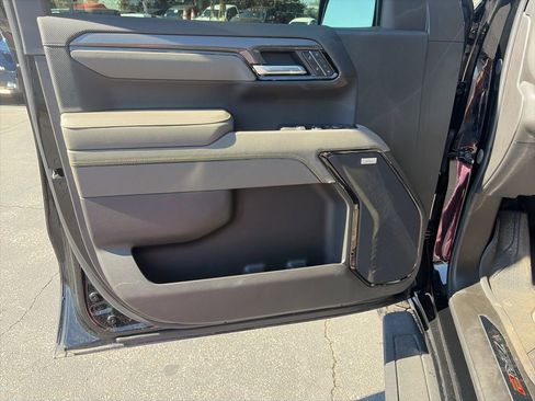 Used 2025 Chevrolet Silverado 1500 ZR2 w/ Technology Package image 13