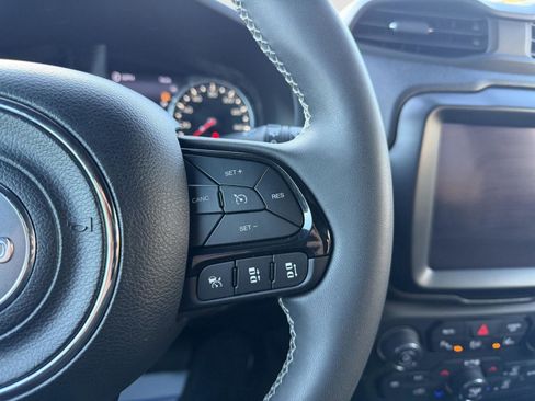 Used 2021 Jeep Renegade Latitude image 14