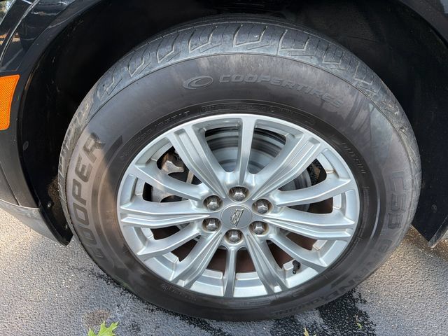 Used 2017 Cadillac XT5 FWD image 11