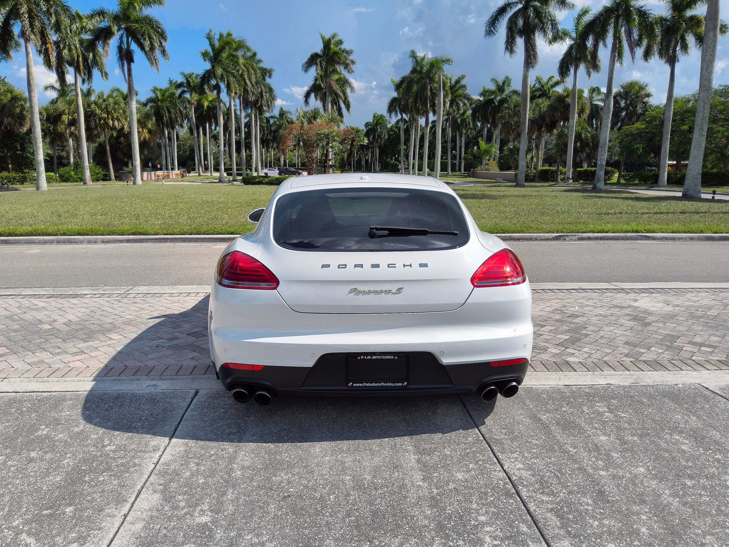 Used 2016 Porsche Panamera S RWD image 17