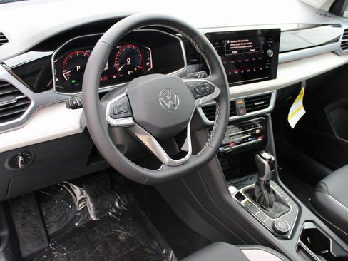 New 2026 Volkswagen Taos SEL AWD/4WD image 8