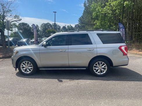 Used 2021 Ford Expedition XLT RWD image 2