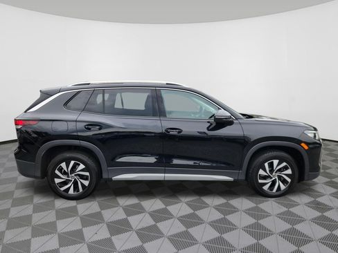 Used 2025 Volkswagen Tiguan S AWD/4WD image 6