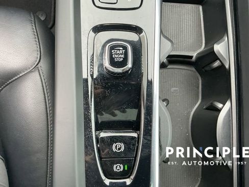 Certified 2023 Volvo XC60 B5 Core FWD image 18