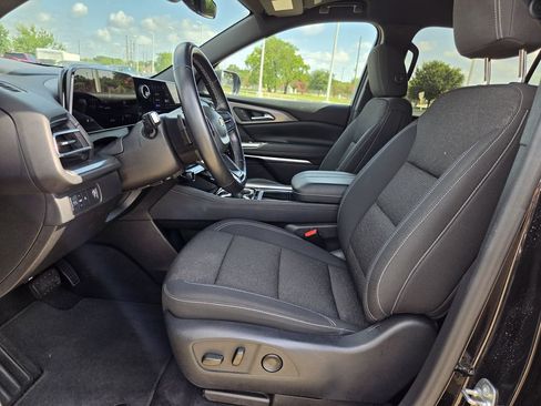 Used 2024 Chevrolet Traverse LT FWD image 26