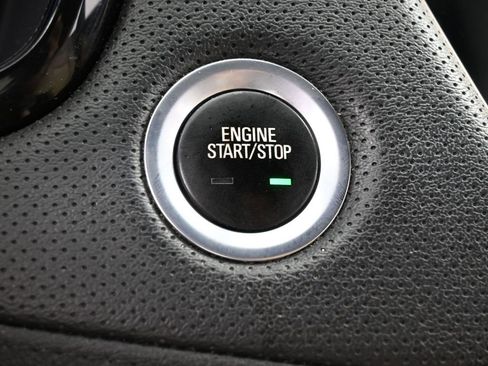 Used 2019 Cadillac XT5 FWD image 32