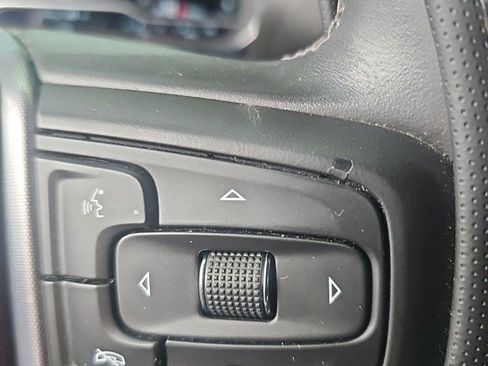 Used 2022 GMC Sierra 1500 SLE AWD/4WD image 5