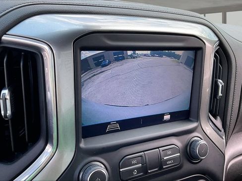 Used 2022 Chevrolet Silverado 1500 LT Trail Boss w/ Bed Protection Package AWD/4WD image 15