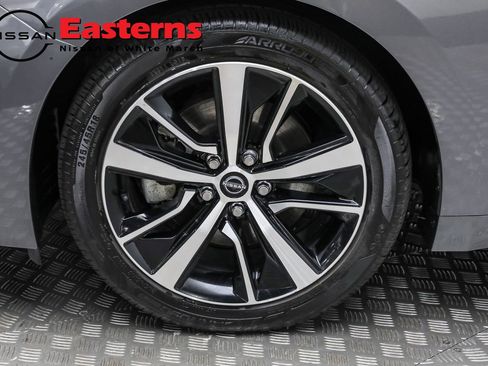 Used 2023 Nissan Maxima SV w/ Floor Mat Group image 31