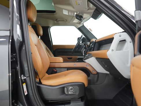 Used 2023 Land Rover Defender 130 First Edition image 10
