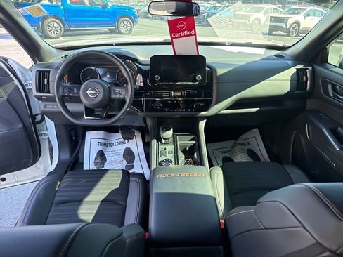 Used 2025 Nissan Pathfinder Rock Creek image 13