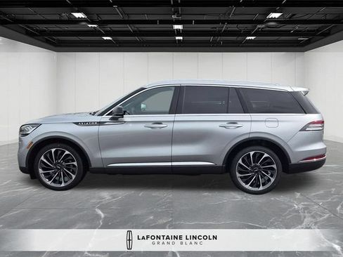 Used 2022 Lincoln Aviator Reserve w/ Equipment Group 201A AWD/4WD image 2