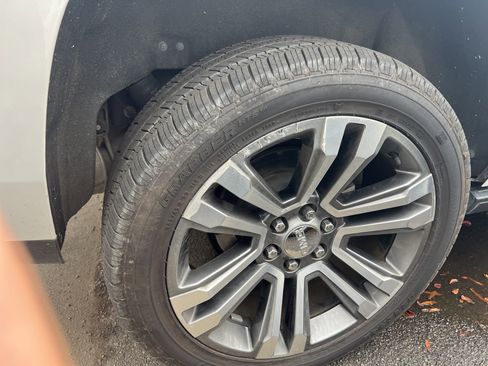 Used 2019 GMC Yukon Denali w/ Denali Ultimate Package image 13