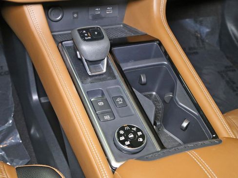 Certified 2022 Nissan Pathfinder Platinum w/ Cargo Package image 11