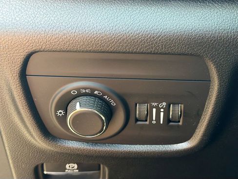 Used 2024 Jeep Grand Cherokee Altitude image 31