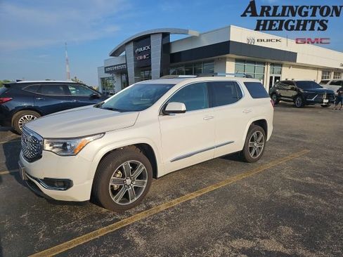 Used 2017 GMC Acadia Denali w/ Technology Package AWD/4WD image 1