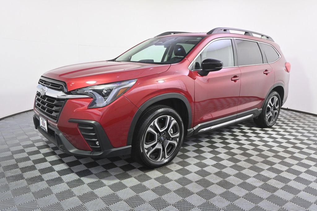 Used 2025 Subaru Ascent Limited AWD/4WD image 2