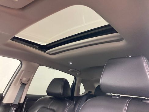 Used 2025 Honda HR-V EX-L image 13