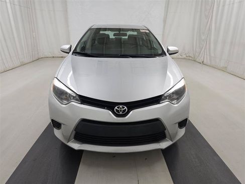 Used 2014 Toyota Corolla LE FWD image 2