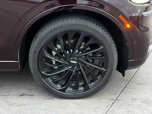 Used 2023 Lincoln Aviator Reserve w/ Equipment Group 201A image 7