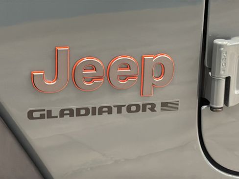 Used 2024 Jeep Gladiator Mojave w/ Technology Group AWD/4WD image 42
