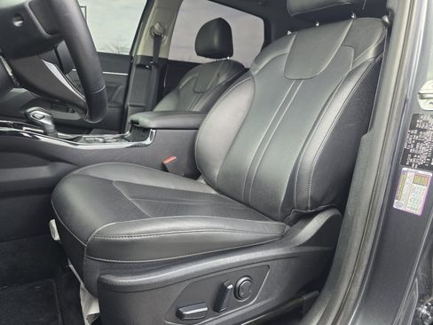 Used 2023 Kia Sorento SX image 24