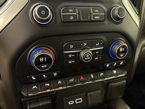 Used 2020 Chevrolet Silverado 1500 LTZ w/ LTZ Premium Package image 33