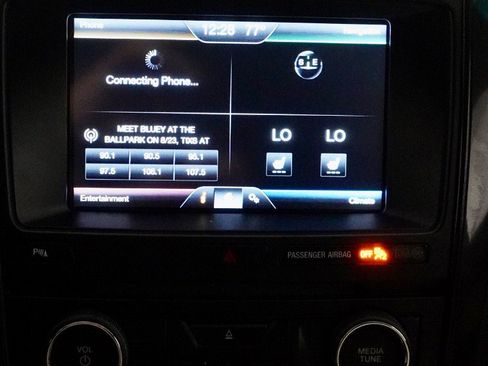 Used 2016 Ford Explorer XLT w/ Equipment Group 202A AWD/4WD image 16