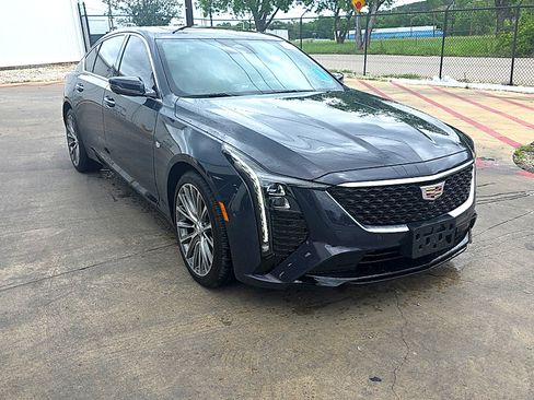 Used 2025 Cadillac CT5 Premium Luxury RWD image 3