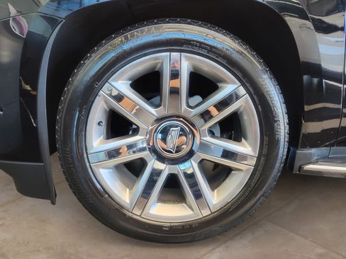 Used 2018 Cadillac Escalade Luxury w/ LPO, Radiant Package RWD image 31