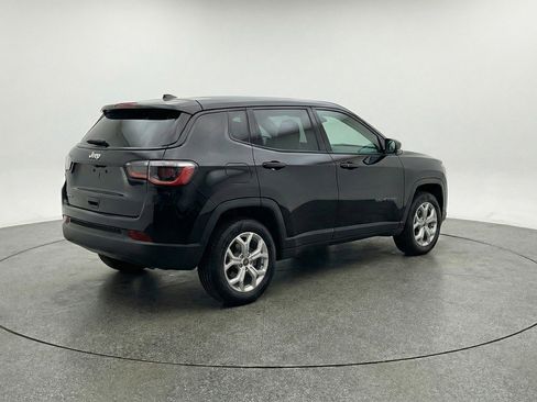 Used 2025 Jeep Compass Latitude image 9