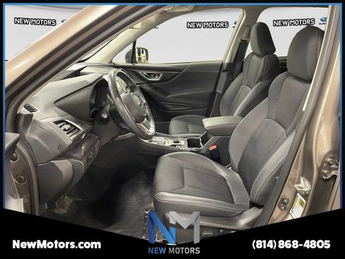 Used 2020 Subaru Forester Premium AWD/4WD image 9