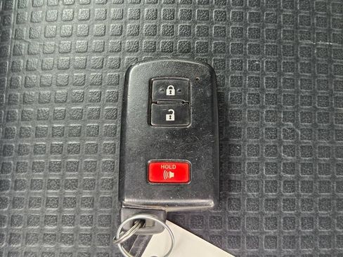 Used 2017 Toyota Tacoma TRD Pro AWD/4WD image 33
