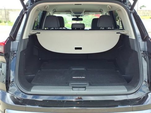 Used 2025 Nissan Rogue SL AWD/4WD image 8