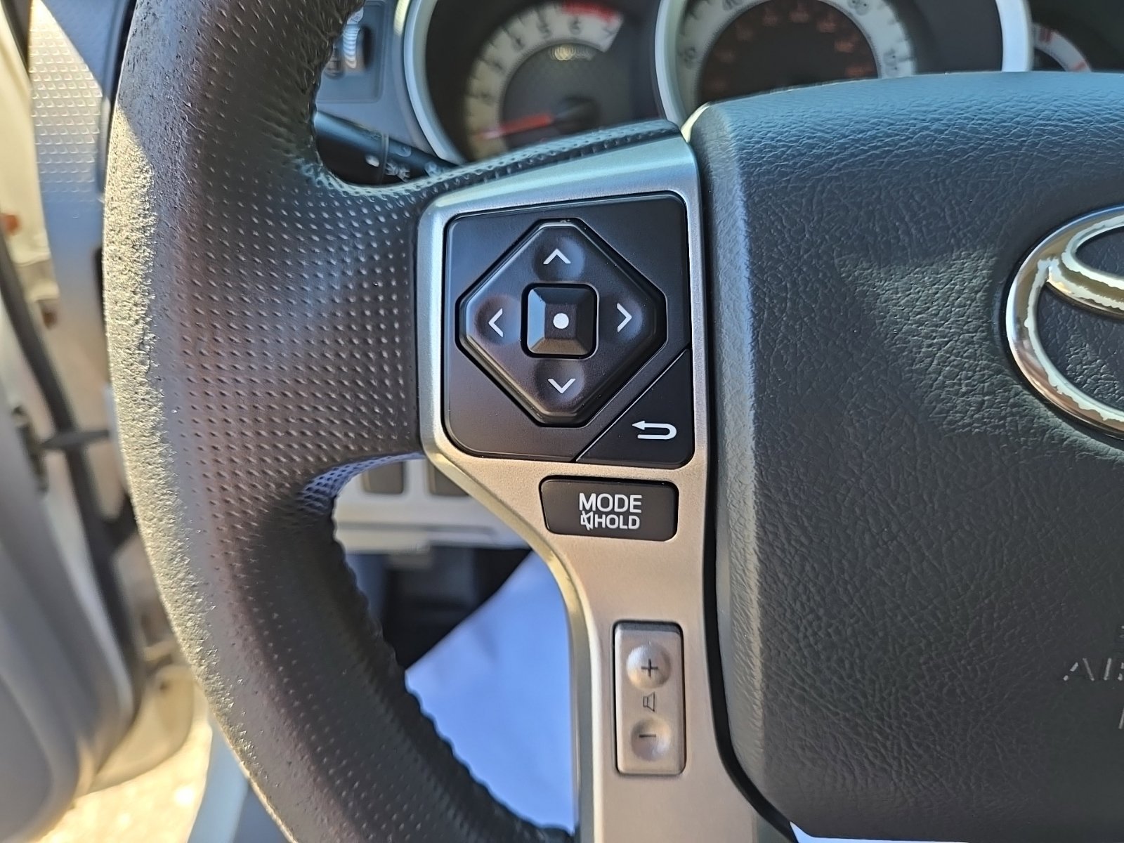 Used 2015 Toyota Tacoma 2WD Access Cab w/ SR5 Package image 19