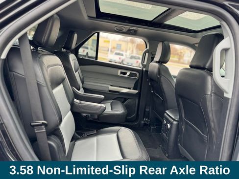 Used 2024 Ford Explorer XLT w/ Equipment Group 202A image 27