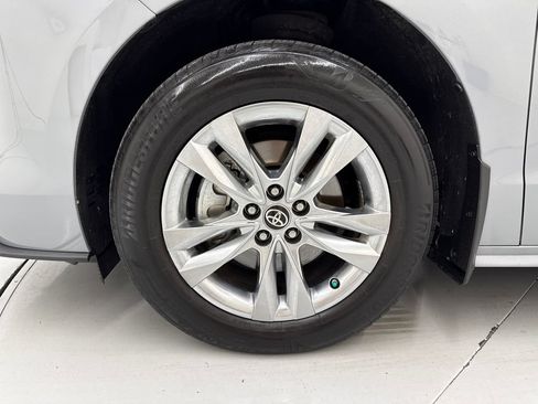 Used 2022 Toyota Sienna XLE Woodland Edition AWD/4WD image 9