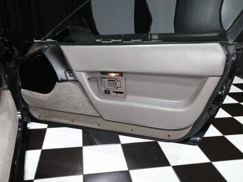 Used 1990 Chevrolet Corvette ZR-1 RWD image 37