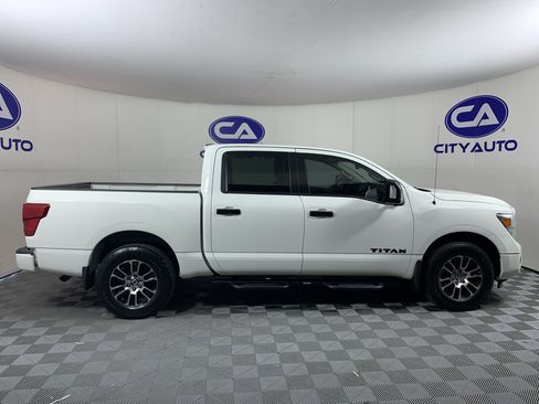 Used 2021 Nissan Titan SV w/ SV Convenience Package AWD/4WD image 2