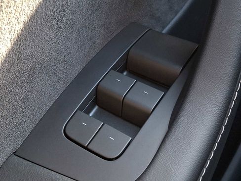 Used 2024 Tesla Model Y Long Range image 22