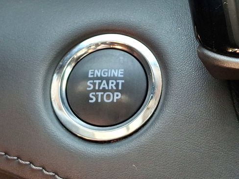 Used 2022 Toyota Highlander XLE image 26