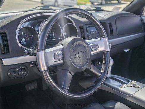 Used 2005 Chevrolet SSR image 30