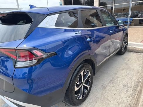 Certified 2025 Kia Sportage EX FWD image 3