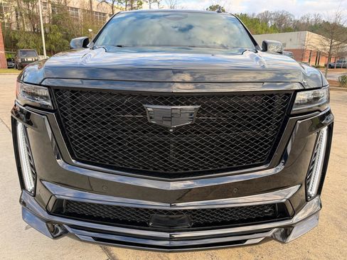 Used 2023 Cadillac Escalade V image 7