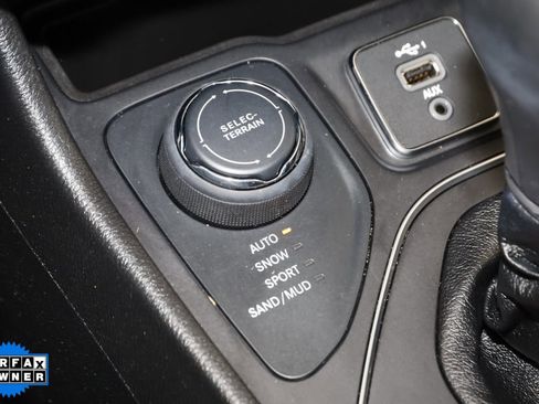 Used 2021 Jeep Cherokee Latitude Lux image 24