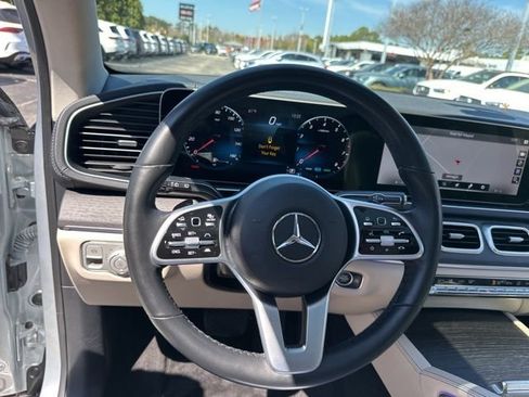 Used 2022 Mercedes-Benz GLS 450 4MATIC image 15