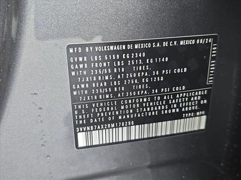 Used 2024 Volkswagen Tiguan SE w/ Panoramic Sunroof Package image 26