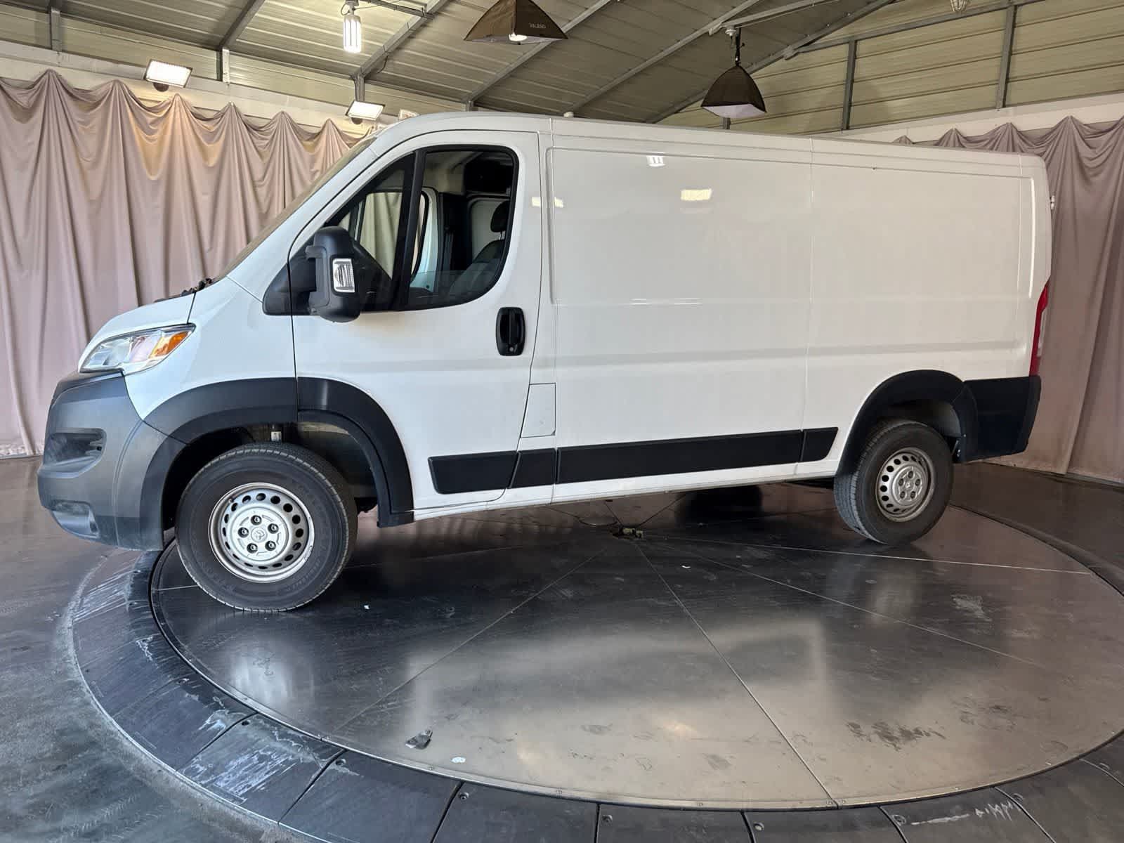 Used 2025 RAM ProMaster 2500 w/ Convenience Group FWD image 8